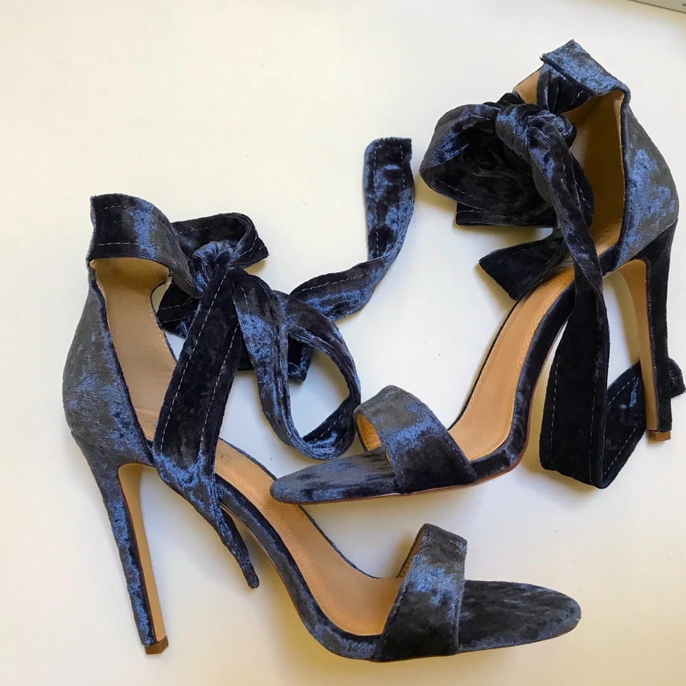 Liliana Blue Velvet Heels, 10